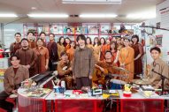 『tiny desk concerts JAPAN』最大出演者数！三浦大知が、5名のバンドと18名のゴスペルクワイヤーを率いてNHKのオフィスに降臨 - 画像一覧（1/9）