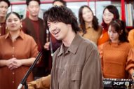 『tiny desk concerts JAPAN』最大出演者数！三浦大知が、5名のバンドと18名のゴスペルクワイヤーを率いてNHKのオフィスに降臨 - 画像一覧（4/9）
