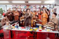 『tiny desk concerts JAPAN』最大出演者数！三浦大知が、5名のバンドと18名のゴスペルクワイヤーを率いてNHKのオフィスに降臨 - 画像一覧（5/9）