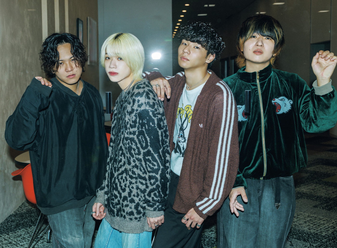 ねぐせ。“少し大人な”私服コーデを女性ファッション誌で披露