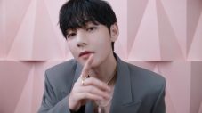 BTS V、“Yunth（ユンス）”新CMで「もっと近づいて」。撮影の最後には「完璧です！」 - 画像一覧（3/9）