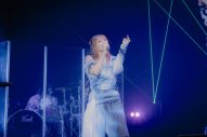 【ライブレポート】YOASOBI初ホールツアー完遂！「作り上げてきた“舞台”を、今日ここで皆さんと一緒に完成させたい」 - 画像一覧（3/15）