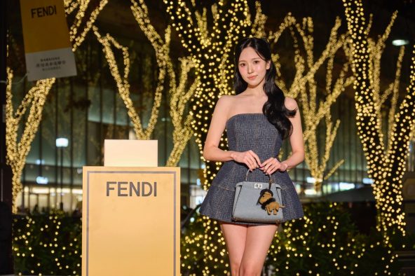 TWICE・MINA、イルミネーション点灯式に登場！「今日が一番の思い出になるんじゃないかな」