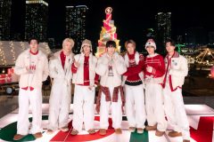 ENHYPEN「XO」を日本の音楽番組で初披露！甘いホリデールックに大反響「かわいい衣装が新鮮」