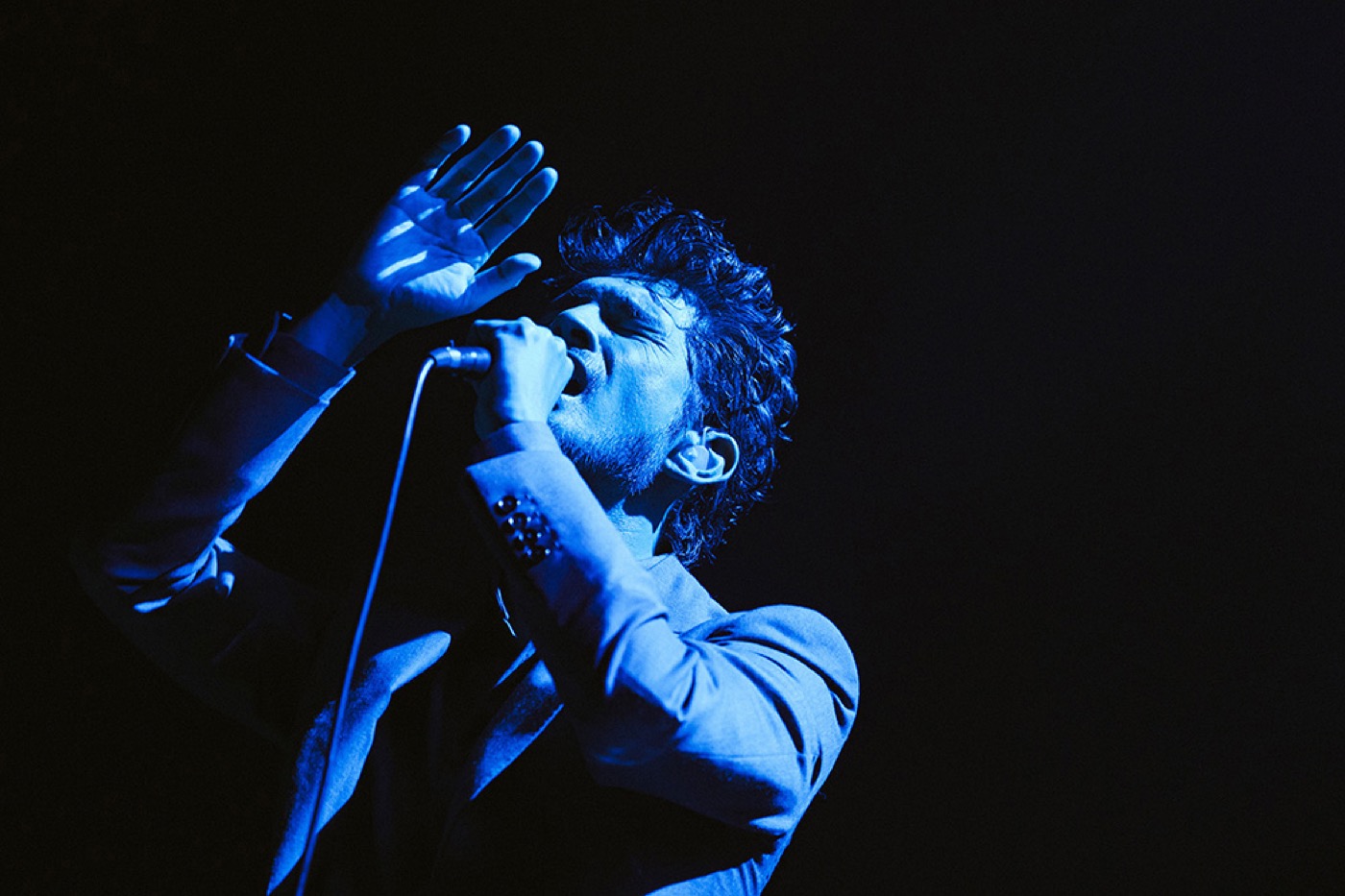 【ライブレポート】平井 堅、デビュー30周年イヤーを飾る『Ken’s Bar』東名阪ツアーが開幕