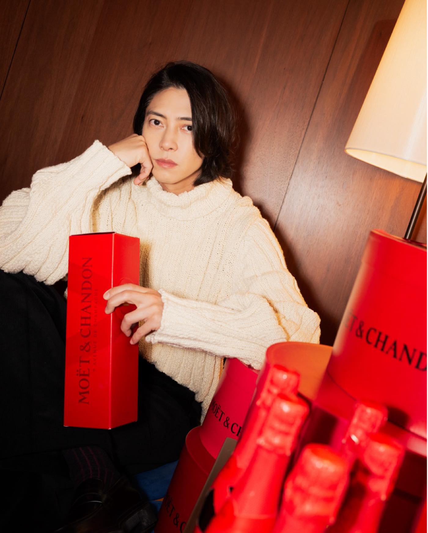 山下智久がモエ“SHARE THE LOVE”コレクションの楽しみ方と理想的なホリデーの過ごし方を公開