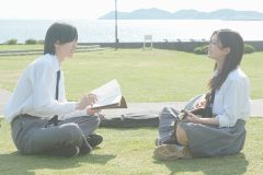 道枝駿佑×生見愛瑠、歌を通して繋がっていくふたりの“10年”。映画『君が最後に遺した歌』場面写真解禁