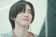 道枝駿佑×生見愛瑠、歌を通して繋がっていくふたりの“10年”。映画『君が最後に遺した歌』場面写真解禁 - 画像一覧（2/5）