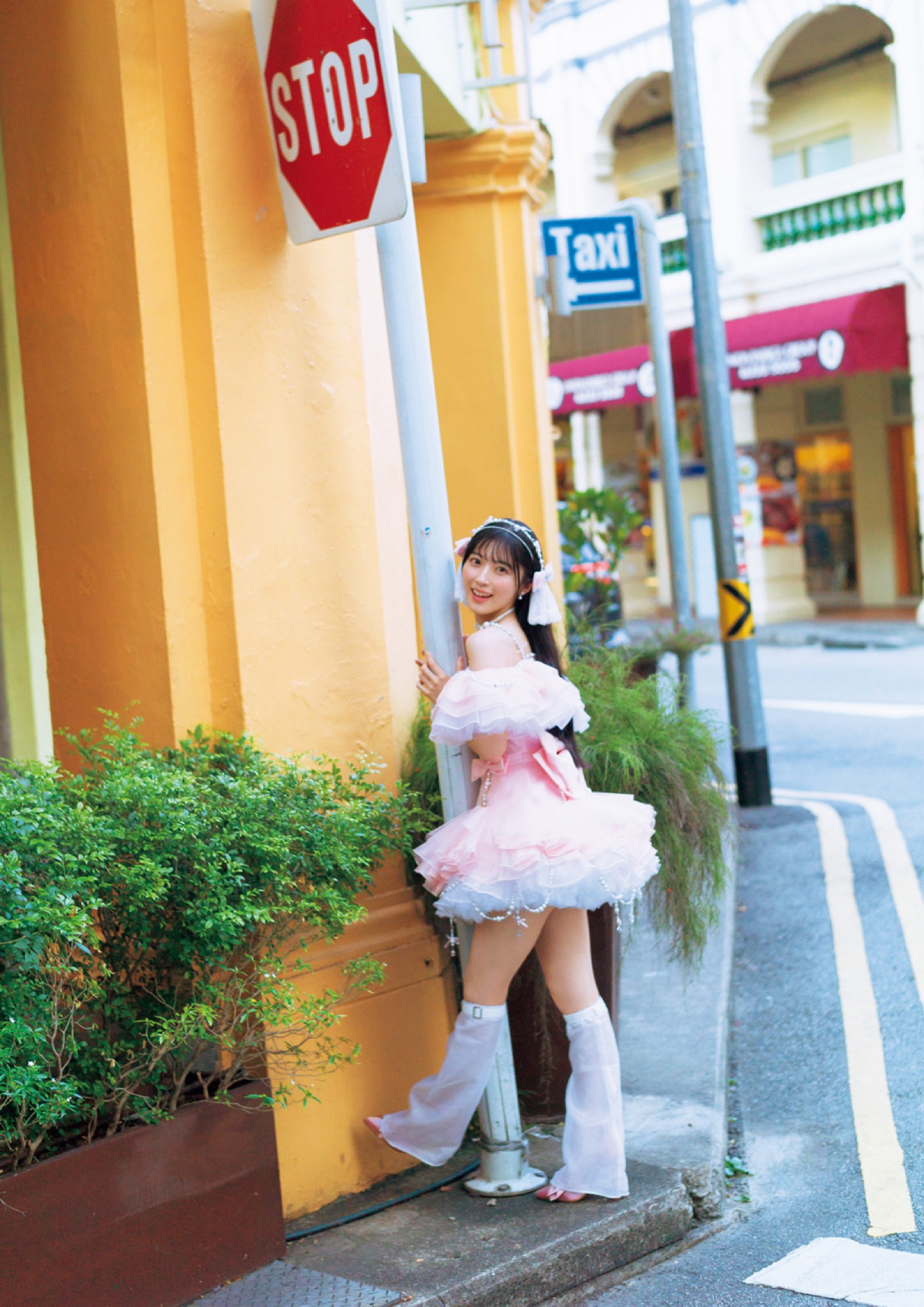 AKB48佐藤綺星1st写真集『天使の反射角度』オサレカンパニー特注衣装を身にまとった裏表紙カット公開！イベント開催も決定