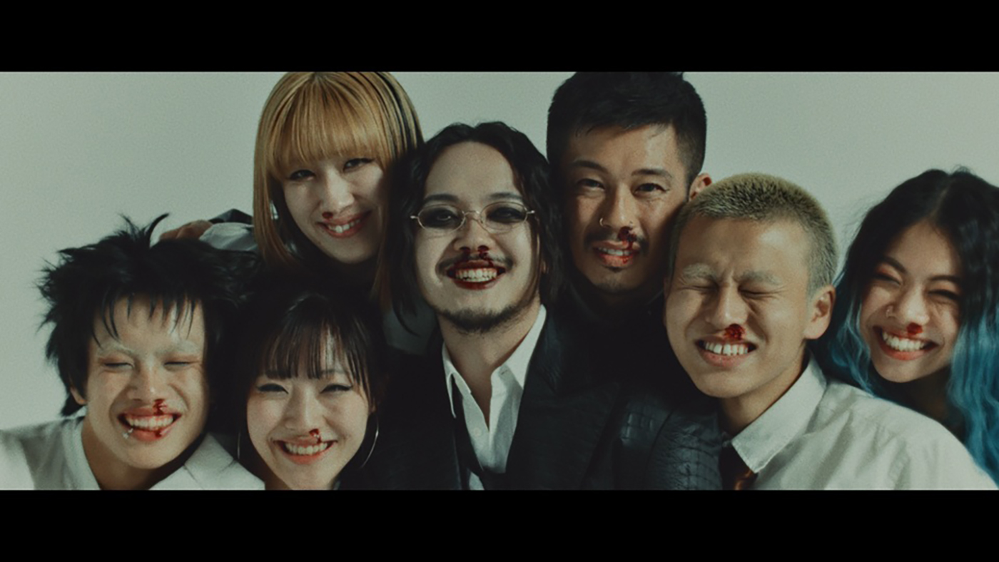 TOOBOE、ファニーで不思議な世界観が繰り広げられる「GUN POWDER」MV公開！TVアニメ『勇者のクズ』OPテーマ