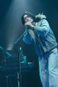 【ライブレポート】菅田将暉、圧巻のパフォーマンスで1万4,000人を魅了！あいみょんや米津玄師とのコラボ楽曲もソロアレンジで披露 - 画像一覧（1/11）