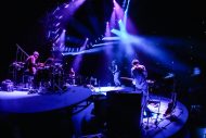【ライブレポート】菅田将暉、圧巻のパフォーマンスで1万4,000人を魅了！あいみょんや米津玄師とのコラボ楽曲もソロアレンジで披露 - 画像一覧（8/11）