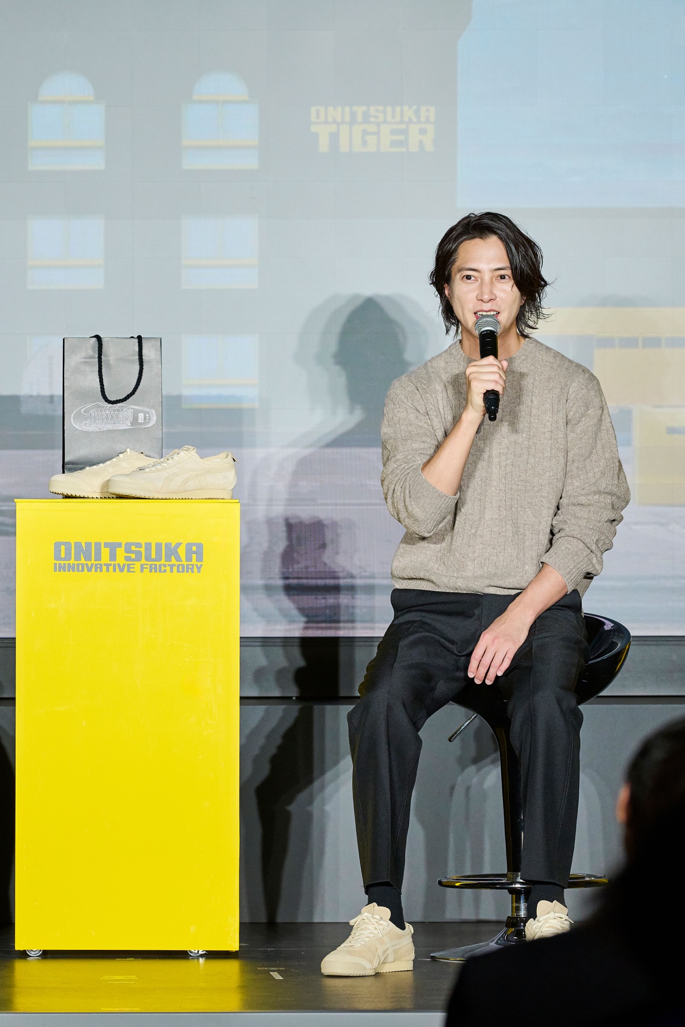 【レポート】山下智久、世界1,000足限定のOnitsuka Tigerとのコラボレーションシューズを発表