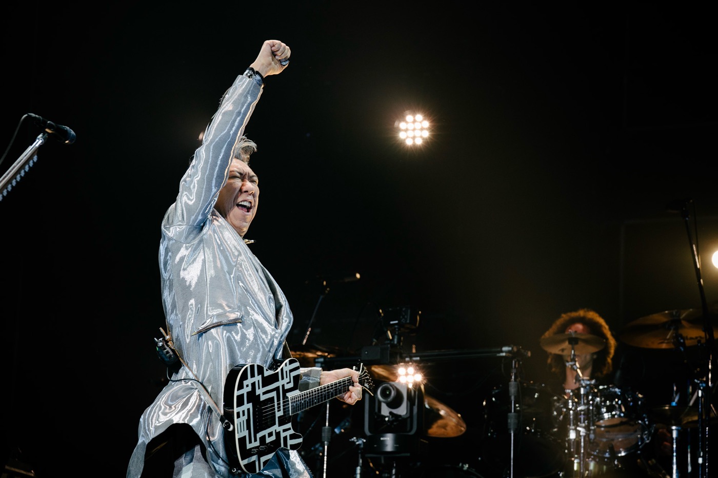 【ライブレポート】布袋寅泰、45周年ライブが大盛況で幕「日本でいちばんカッコいいギタリストは布袋寅泰だそうですよ！わかってるねぇ」