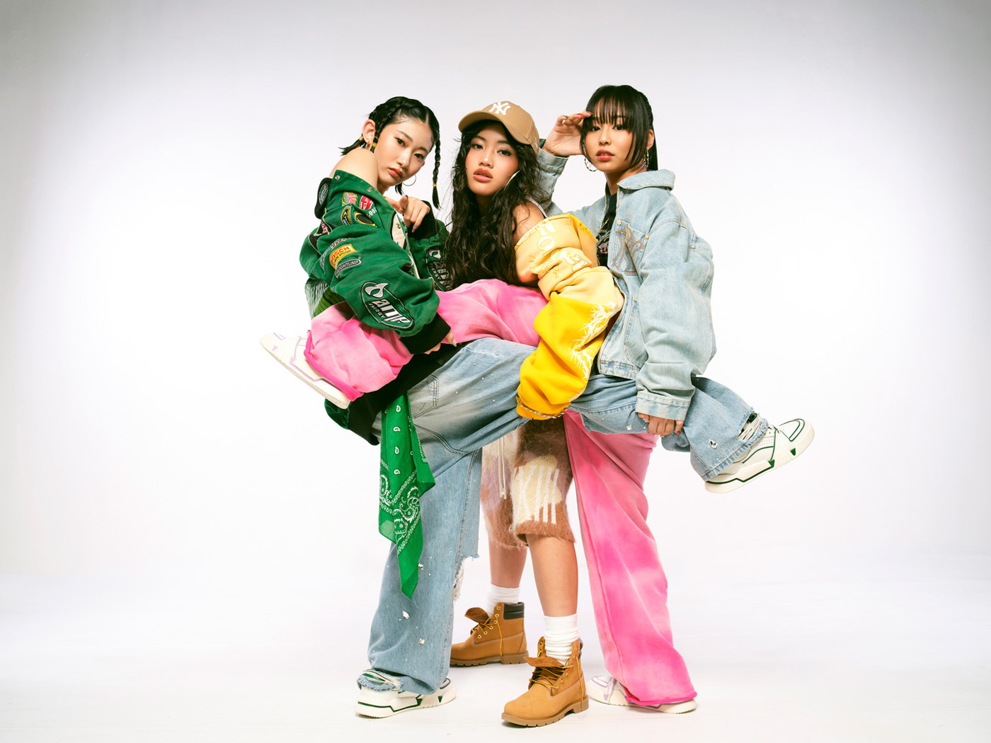 沖縄アクターズスクール完全復活後・初の女性グループ“B.Rox”（ビーロックス）「Greedy Girls」でデビュー