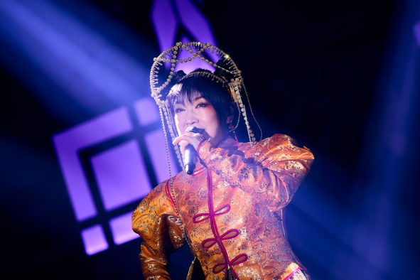 【ライブレポート】松任谷由実、毎冬恒例の『SURF＆SNOW in Naeba』が開幕！「自分のなかの“ユーミン”を探す旅のような気分」