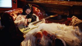 なきごと、新曲「甘々吟味」のMV公開！“ポッキー”新イメージキャラクターの白本彩奈が出演