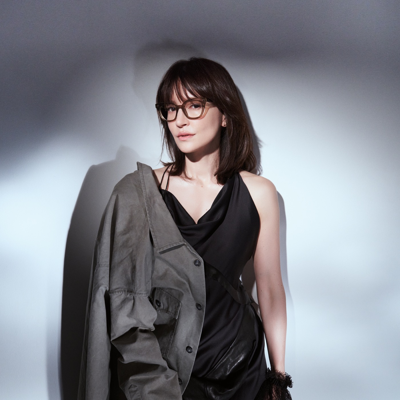 アンジェラ・アキ、約5年の思考や経験を反映したアルバム『SHADOW WORK』リリース。「今のアンジェラ・アキのアルバム」