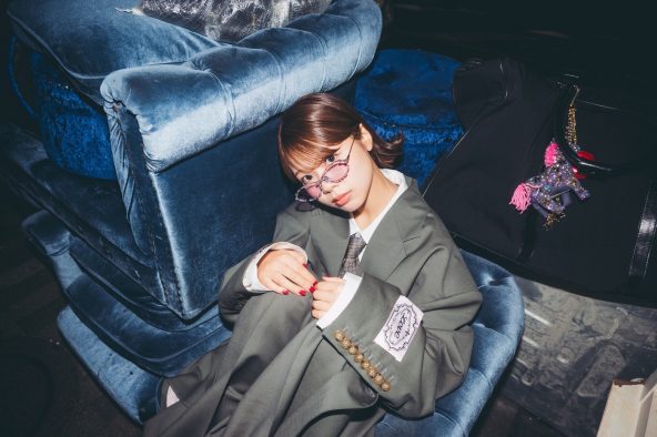 asmi“曖・昧・未・満”な恋心を描くラブソング「チョコっと好きよ」配信リリース決定