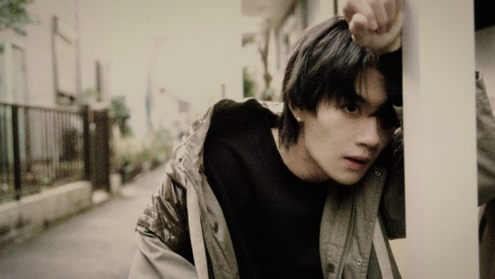 佐野勇斗が全力疾走！斉藤和義『おコメの女－国税局資料調査課・雑国室－』主題歌「鏡よ鏡」MV公開