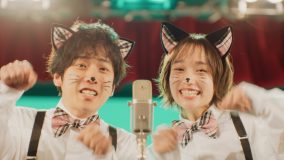 二宮和也がDHC新CMで白本彩奈とお笑いコンビ“にゃんピーズ”結成！「どうも、にゃんピーズでした〜」