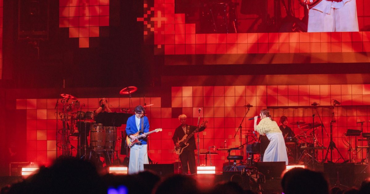ライブレポート】「20年ありがとう」水野良樹と握手をして感極まる吉岡