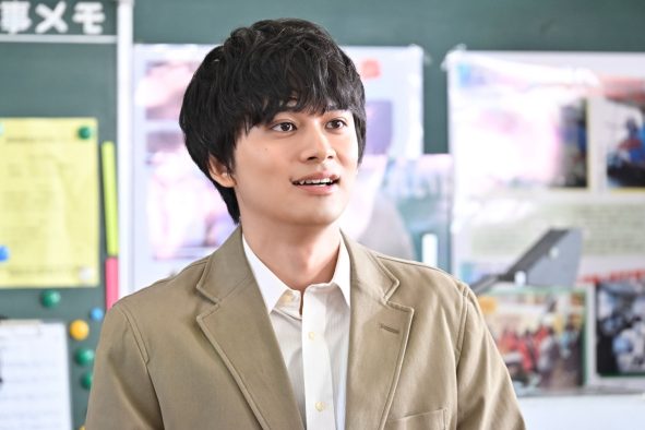 北村匠海主演新月9ドラマ『サバ缶、宇宙へ行く』教師としての第一歩を踏み出す場面写真解禁