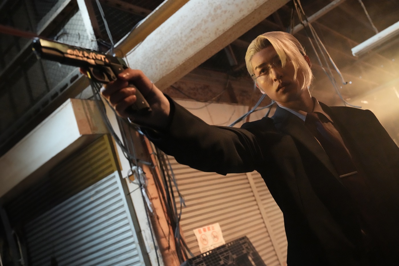 目黒蓮演じる伝説の殺し屋の超絶バトルシーンとほっこり日常の落差にシビレる、映画『SAKAMOTO DAYS』場面写真解禁