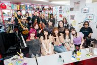 スペシャルゲストはLiSA！世界を虜にする作曲家・梶浦由記が『tiny desk concerts』に初登場 - 画像一覧（1/5）