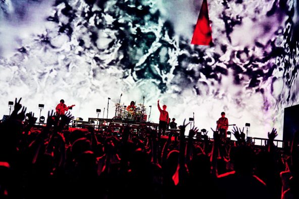 【ライブレポート】ONE OK ROCK、UVERworld・YOASOBIと熱い共演！Awichもサプライズ登場