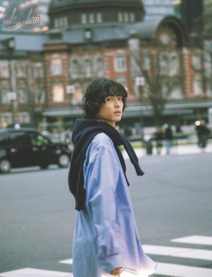 松村北斗がSixTONES『CanCam』連載「＃ストさんぽ」に登場！静岡から通った思い出の丸の内をおさんぽ