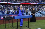 【レポート】YOSHIKI、2年ぶりにドジャー・スタジアムに凱旋！前代未聞のパフォーマンスで会場に大歓声を巻き起こす - 画像一覧（3/7）