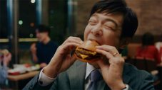 イコラブ佐々木舞香がマクドナルドのCMに初出演！堺雅人と初共演し、頑張る大人が“今日をやりきった“ご褒美で「サムライマック」に食らいつく - 画像一覧（9/24）