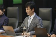 イコラブ佐々木舞香がマクドナルドのCMに初出演！堺雅人と初共演し、頑張る大人が“今日をやりきった“ご褒美で「サムライマック」に食らいつく - 画像一覧（16/24）