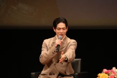 松下洸平『豊臣兄弟！』撮影中のスタジオに嵐・松本潤が訪れた際の思い出を語る「正直プレッシャーを感じました（笑）」