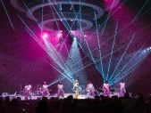 【ライブレポート】『幾田りら LIVE TOUR 2026 “Laugh”』開幕！3年ぶりのソロツアー - 画像一覧（1/9）