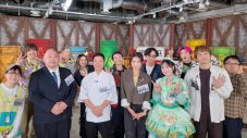 稲垣吾郎、草彅剛、香取慎吾「年齢不詳美女クイズ」で大パニック状態に！「小学生！」「おばあちゃん!?」「嘘でしょ!?」 - 画像一覧（1/9）