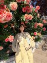 のん、満開のバラに囲まれた眼福ショットを大量投稿！「笑顔最強」「薔薇に負けない美しさ」 - 画像一覧（5/5）