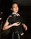 のん×齋藤飛鳥、クールさとモード感が際立つお腹チラ見せmiumiuコーデショット公開にファン歓喜 - 画像一覧（5/7）