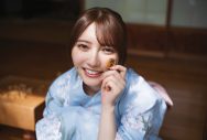 日向坂46小坂菜緒『BUBKA』表紙に登場！竹内希来里のグラビアや三・四期生の対談も - 画像一覧（10/10）