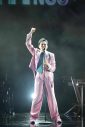 【ライブレポート】郷ひろみ全国ツアー『ALL MY LOVE』開幕！「まだまだ続くはるかな道をこれからも一緒に歩いてください」 - 画像一覧（4/8）