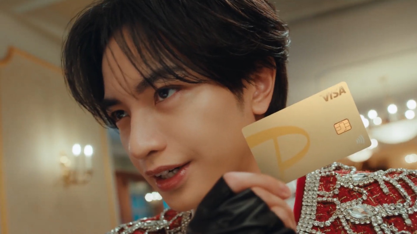 中島健人、ワインレッドのギラギラ衣装でソフトバンク“白戸家”TVCMに初登場！決め台詞は「セクシーがっぽり」