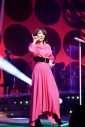 【ライブレポート】伊藤蘭、娘・趣里と母娘デュエット！“蘭ママ”＆“趣里ママ”によるコント風トークも - 画像一覧（12/15）