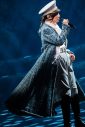 【ライブレポート】米国人ライターが観た、松任谷由実最新ライブ。「このツアーが強く印象付けるのは、創作衝動に突き動かされる人間からしか生まれない創造性だ」 - 画像一覧（7/10）