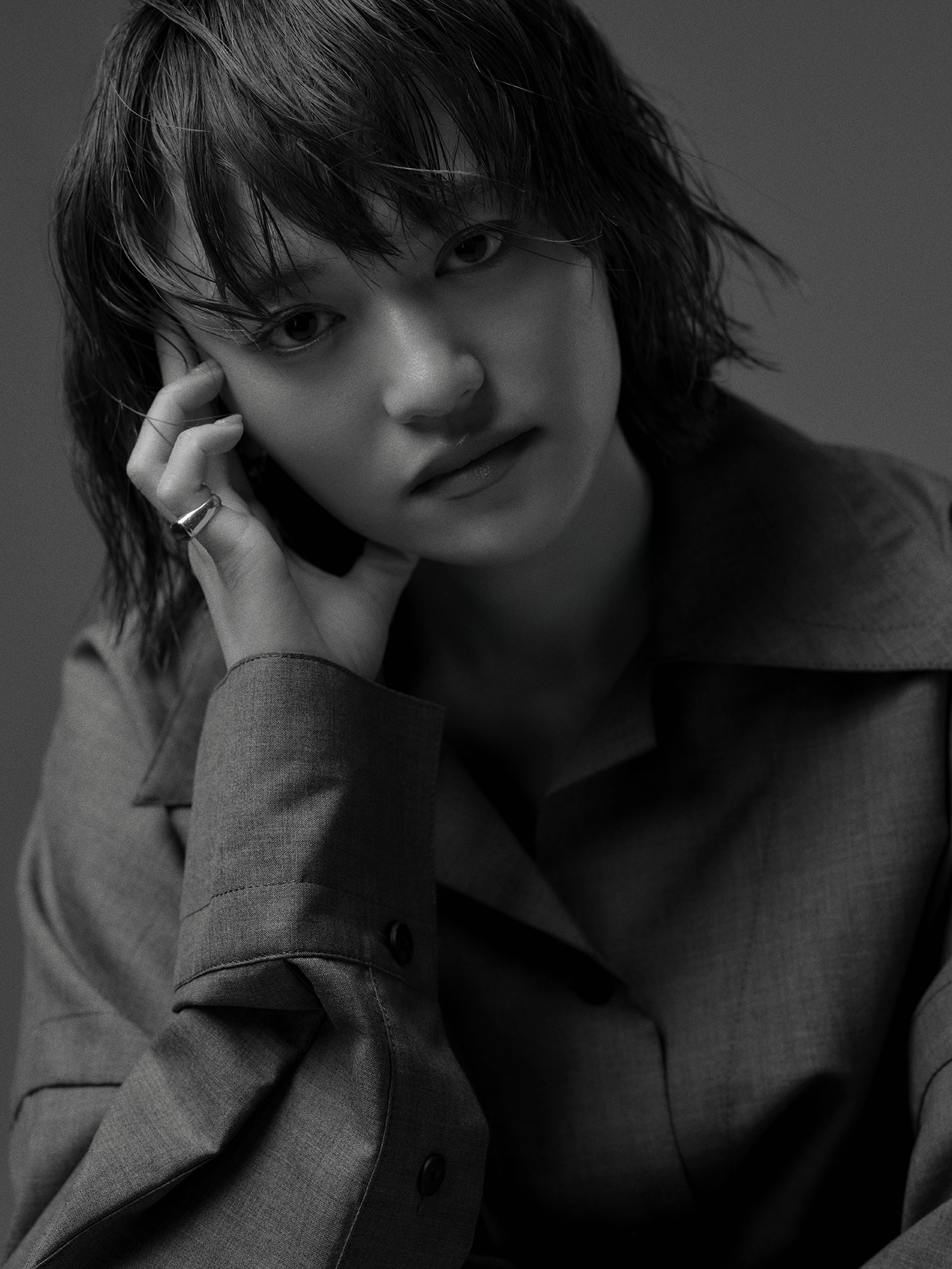 iri、新曲「Crunchy」の軽やかに泳いでいくような感覚をもつ世界観を映像で表現したMV公開