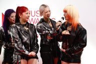 HANA、ゴージャスな『MAJ』コーデをSNSで公開！当日の囲み取材では、MAHINAがトロフィーを手にして「うわーっ！重い！」 - 画像一覧（1/15）