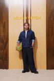平野紫耀ら『ルイ・ヴィトン』春夏メンズ・コレクションのショーに来場！