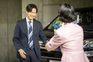 松下洸平、黒木華主演ドラマ『銀河の一票』クランクアップ！「筋トレのように、“お芝居の筋肉”をたくさんつけられる現場」 - 画像一覧（3/7）