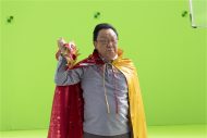 M!LK佐野勇斗、初出演のからあげクンCMで「爆裂うめぇ～!!」と大興奮！覆面ヒーロー姿の梅沢富美男と共演 - 画像一覧（17/32）