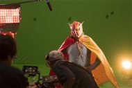 M!LK佐野勇斗、初出演のからあげクンCMで「爆裂うめぇ～!!」と大興奮！覆面ヒーロー姿の梅沢富美男と共演 - 画像一覧（28/32）
